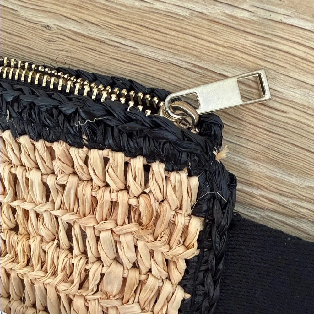 Hat Attack Black and Tan Woven Crossbody Bag - Picture 8 of 9